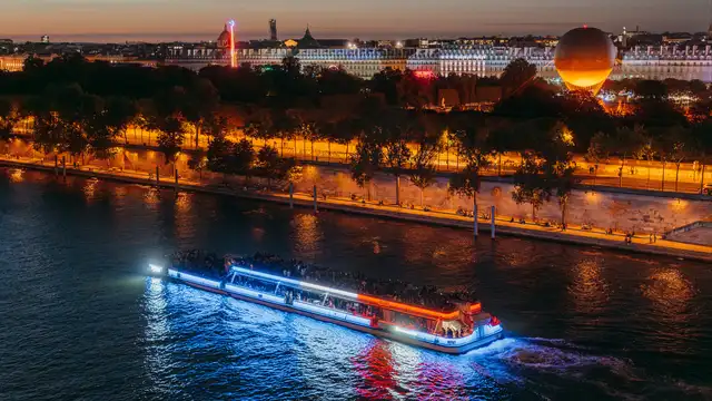 Nouvel An festif : hôtel 4*, dîner-croisière et soirée dansante sur la Seine