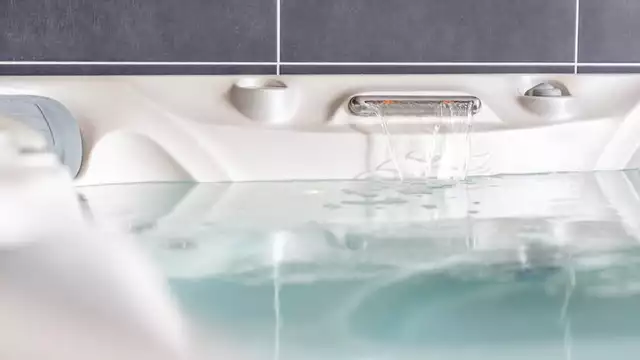 Echappée zen avec spa privatif à Locronan