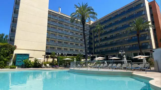 Escapada en la Costa Dorada en el centro de Salou con spa