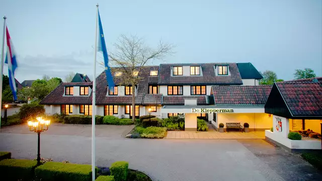Romance et détente dans une région boisée des Pays-Bas