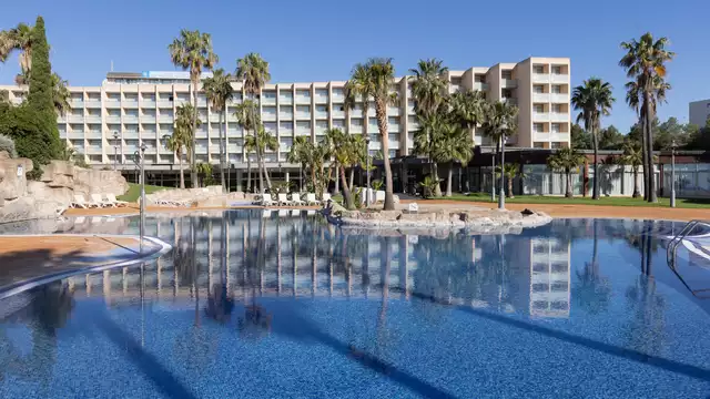 Escapade avec vue sur mer en demi-pension et le premier enfant gratuit a l Ametlla