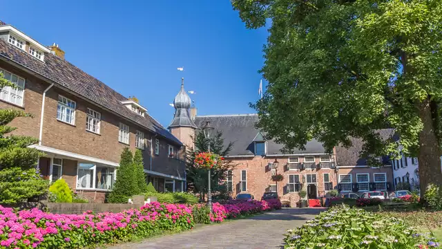 Passez la nuit dans un château historique au cœur de Coevorden
