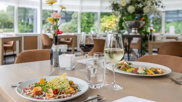Prends l'air sur la côte néerlandaise pendant un séjour gastronomique