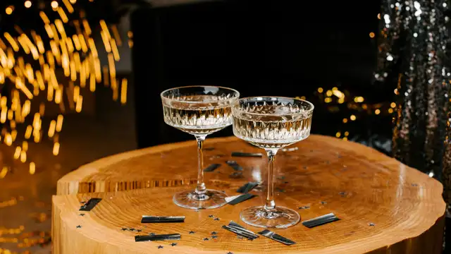 Oud en Nieuw 2026 midden in het centrum van Granada met galadiner, welkomst drankje en tapa
