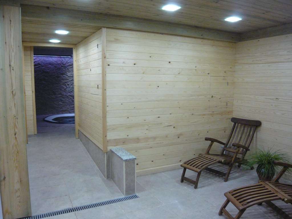Découvrez les Pyrénées lors d'une escapade romantique avec bains à remous nocturne à La Molina - 3* - 9