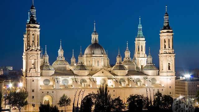 Disfruta de Zaragoza y de todas sus maravillas en un apartamento para 4 personas