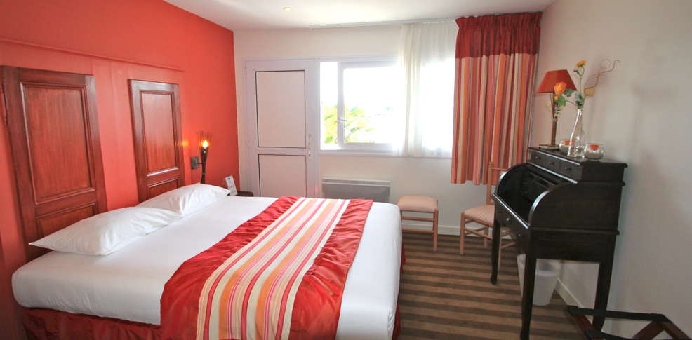 Hôtel Le Peu Breton - Ile de Ré 3* - Sainte Marie de Ré ...