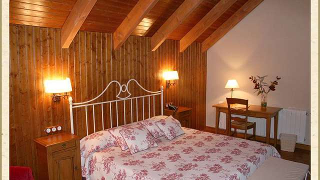 Escapada Relax: Spa privado y bañera hidromasaje en la habitación en Cuenca