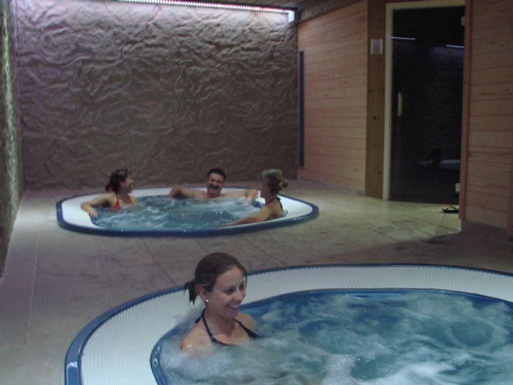 Découvrez les Pyrénées lors d'une escapade romantique avec bains à remous nocturne à La Molina - 3* - 6