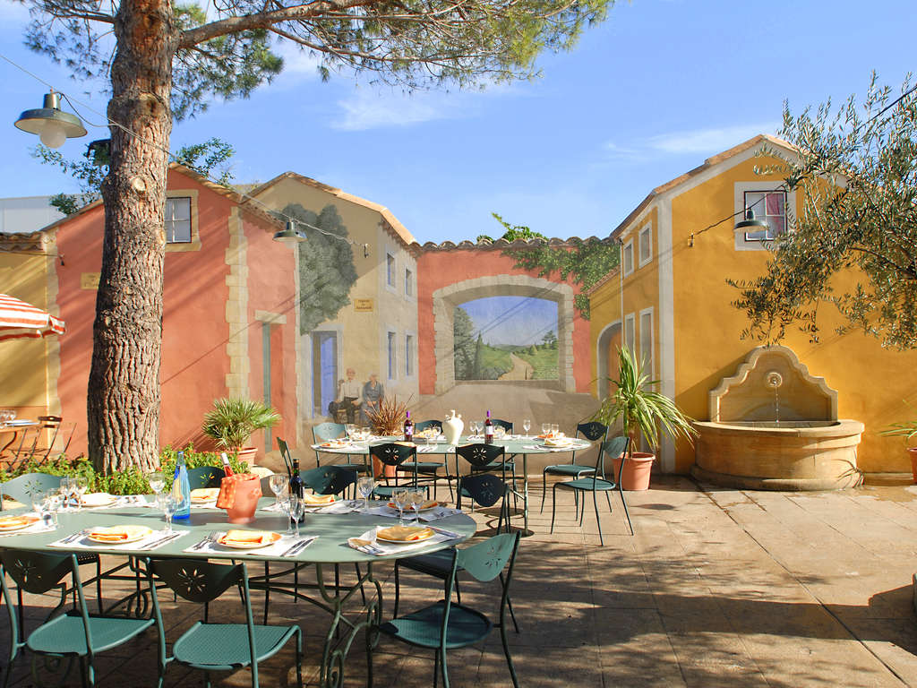 Charme et tranquilité en plein coeur d'un parc boisé à Nîmes - 3* - 3
