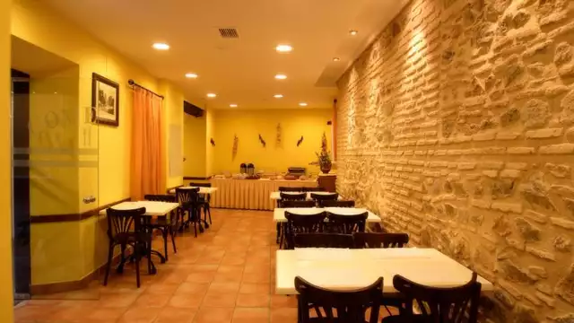Escapade romantique avec cava et chocolats à deux pas de la cathédrale de Tolède