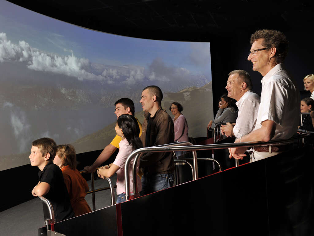 Voyage au centre des volcans avec entrées au parc Vulcania (35 minutes en voiture) - 4* - 36