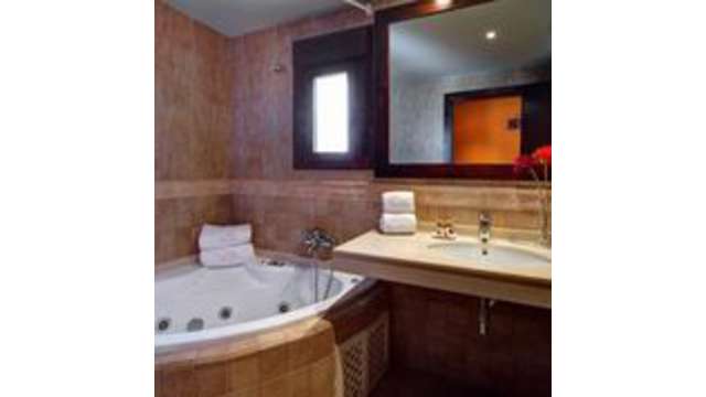 bañera de Hidromasaje en la habitación (día 1 y día 2)