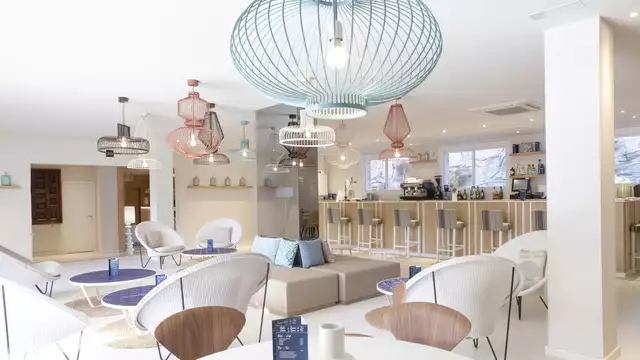 Décompressez dans un hôtel 4* Adults Only en pension complète et profitez de cocktails en terrasse