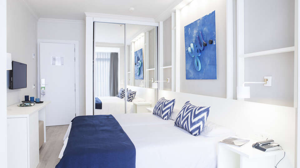 Hotel Antemare 4* - Sitges, España