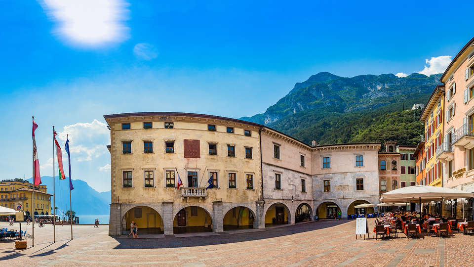 Hotel Portici - Romantik&Wellness - edit_Portici_Panoramica-ok.jpg