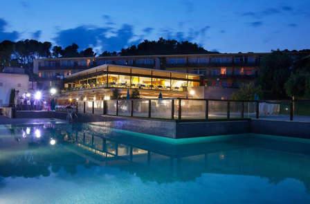 Profitez de la Costa Brava dans un appartement bien équipé avec 2 séjours enfants gratuits