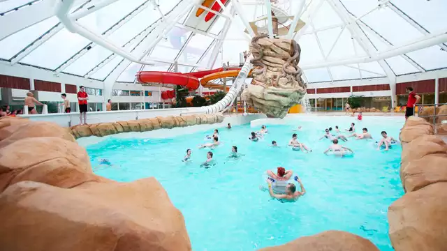 Séjour à Louvain-la-Neuve avec Entrées au Parc Aquatique Aqualibi (à 8 minutes en voiture du parc)