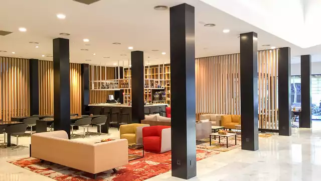 Découvrez Barcelone depuis une chambre avec vue sur la ville