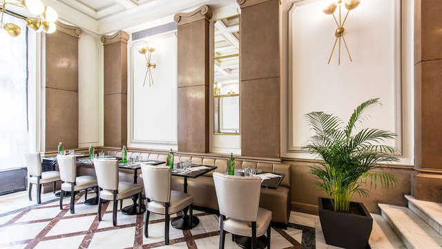 Descubre Madrid en bonito hotel y habitación con vistas