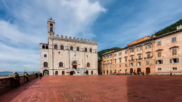 Weekend a Gubbio in un elegante palazzo medievale con colazione inclusa