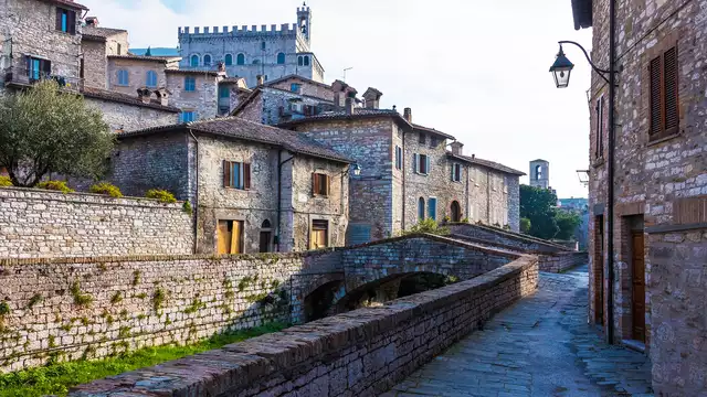 Weekend a Gubbio in un elegante palazzo medievale con colazione inclusa