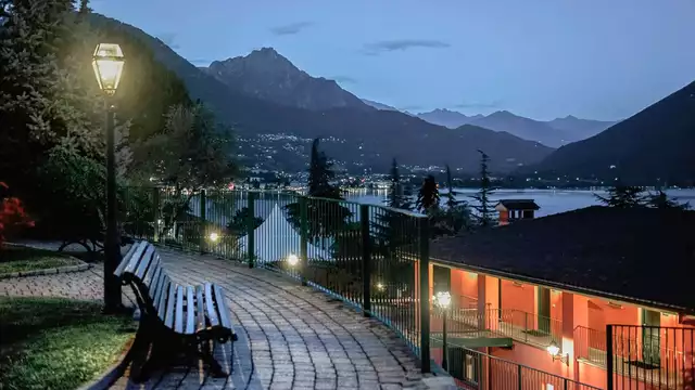 Vacanza relax sul Lago di Lugano con aperitivo, cena, spa e massaggio (3 notti)