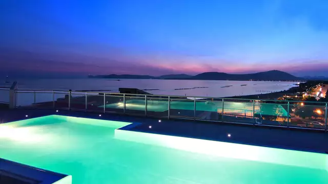 Escapada en Alghero, Cerdeña en hotel con piscina panorámica con vistas al mar
