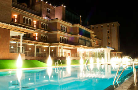 Détente avec bain hydromassant et spa à deux pas de l'Alhambra