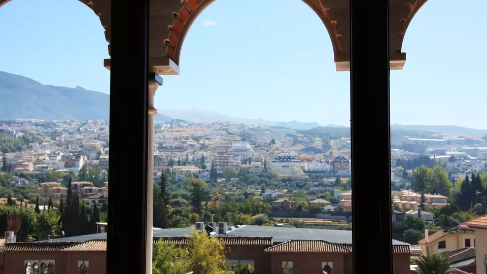 Especial Minivacaciones Escapada en Granada con acceso al spa diario y una cena desde noches