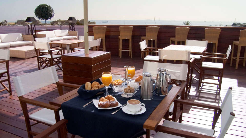 Hotel Colón Thalasso Termal - edit_buffeterrace.jpg