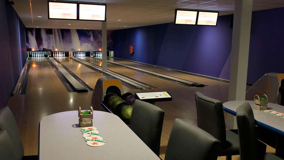 Bowling en groupe avec chambres et plaisirs culinaires dans le sud des Pays-Bas