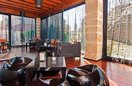 Dîner typique de Burgos, jacuzzi privé dans un palais dans la sierra (à partir de 2 nuits)