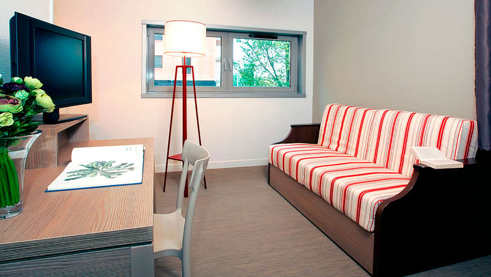 Comfort Suites Cannes-Mandelieu - EDIT_apartment1.jpg