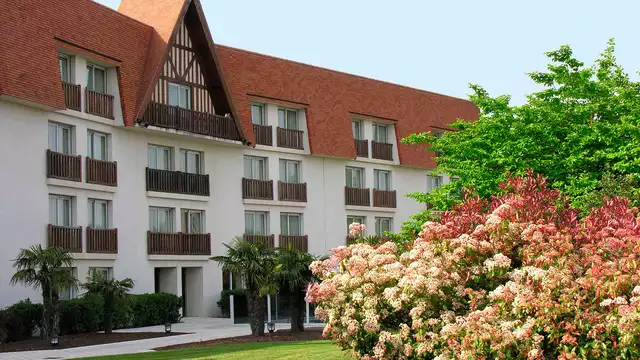 Fuga benessere con cena in suite con idromassaggio a Deauville