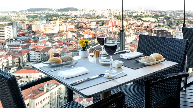 Romantisme à Porto avec dîner, dégustation de vins et croisière sur le Douro