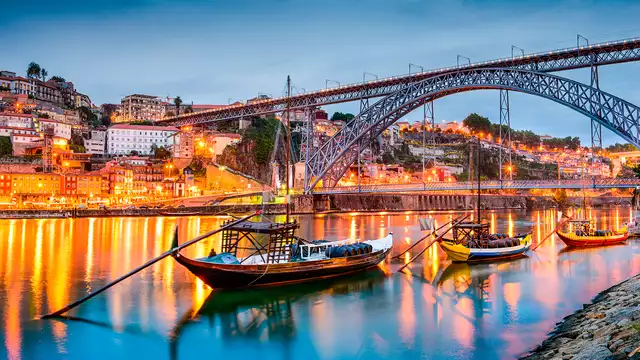Romantisme à Porto avec dîner, dégustation de vins et croisière sur le Douro