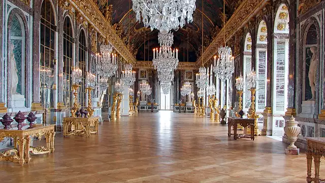 Découvrez le Château de Versailles et profitez de la piscine