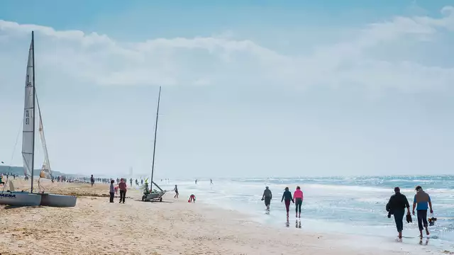 Ontdek De Haan en duik in het zwembad of in zee