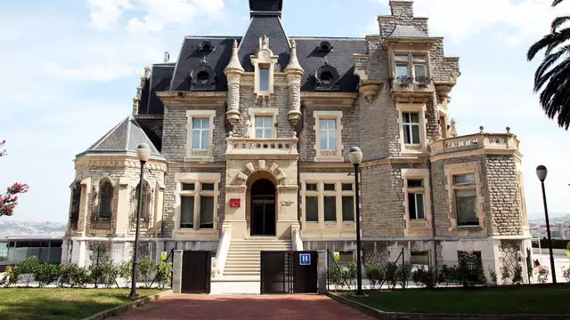 Escapade romantique avec diner gastronomique dans un hotel face a la mer