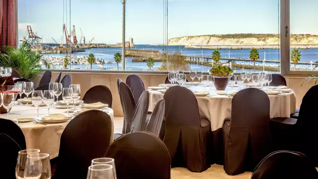 Escapada en un palacio frente al mar de Santurtzi con descuento en noches extras