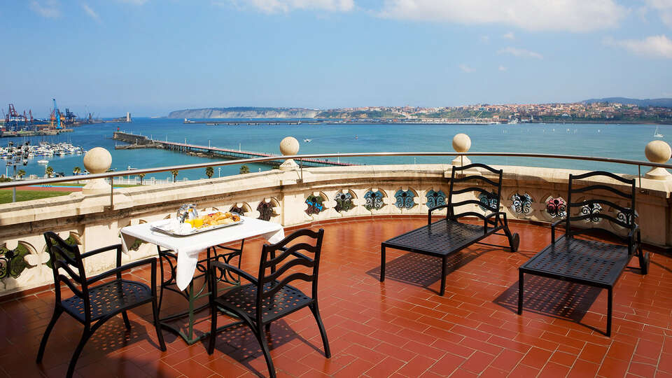 Escapade romantique dans un palais face a la mer a Santurtzi