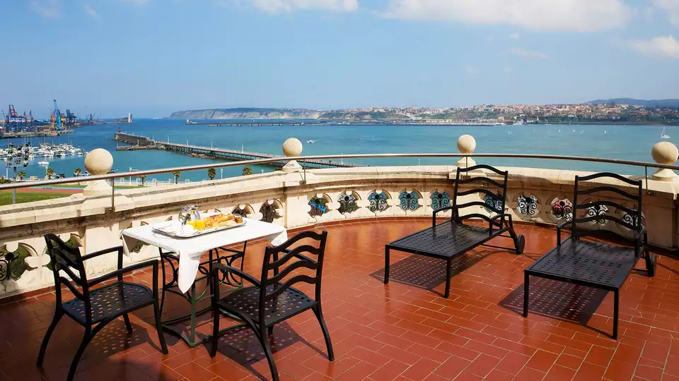 Escapade romantique dans un palais face a la mer a Santurtzi