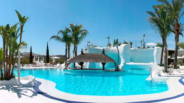 Escapada con pensión completa para familias y mucho más en un hotel de lujo de Almuñécar