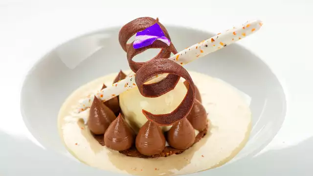 Parenthèse de charme et de gastronomie au cœur de la nature, près du Pont du Gard