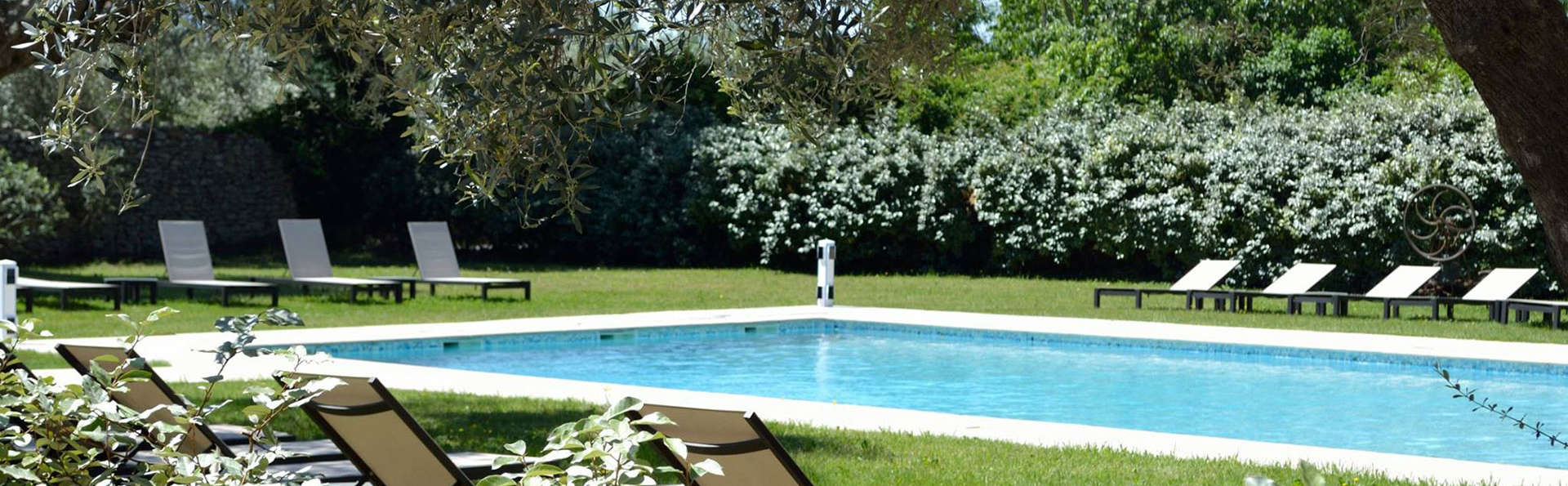 Charme, nature, et gastronomie deux à pas du Pont du Gard