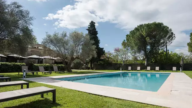 Parenthèse de charme et de gastronomie au cœur de la nature, près du Pont du Gard
