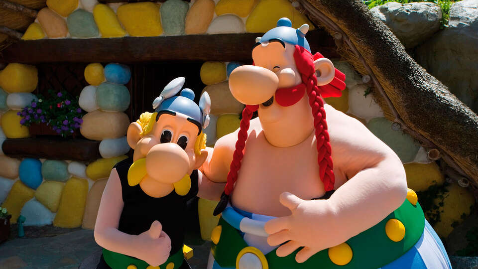 Entrees au Parc Asterix et escapade gourmande a Senlis