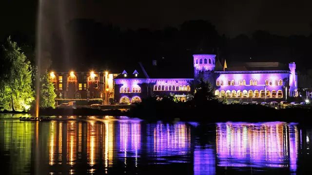 Séjour romantique dans un château 5 étoiles : une nuit pleine d'amour