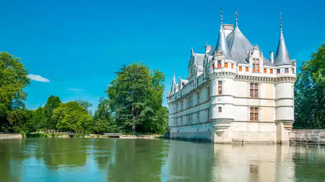Escapade à 30 minutes de Tours avec Visite du château d’Azay-le-Rideau